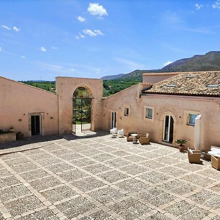 Ballium Luxury Relais Avola Exterior photo