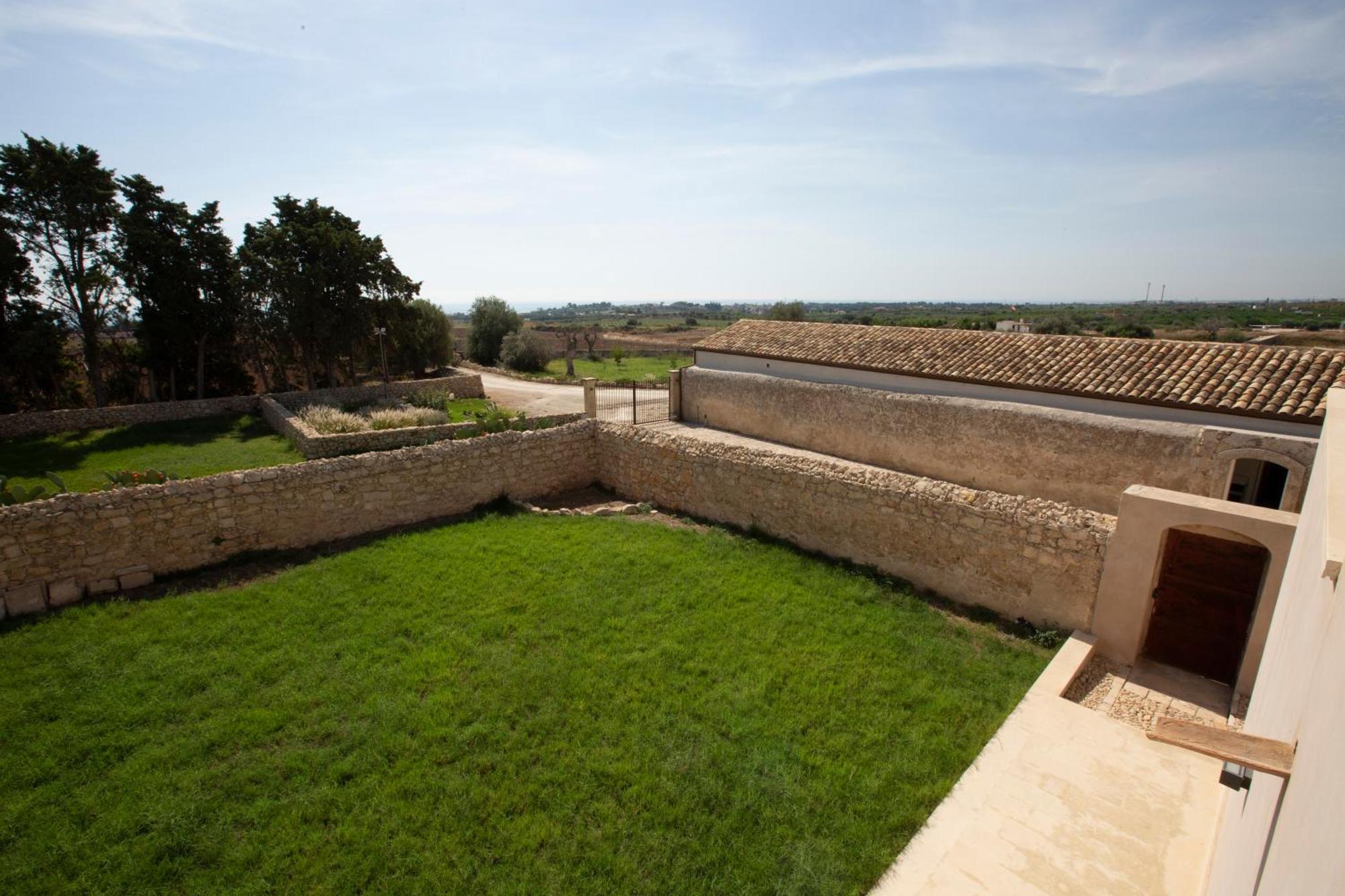 Ballium Luxury Relais Avola Exterior photo