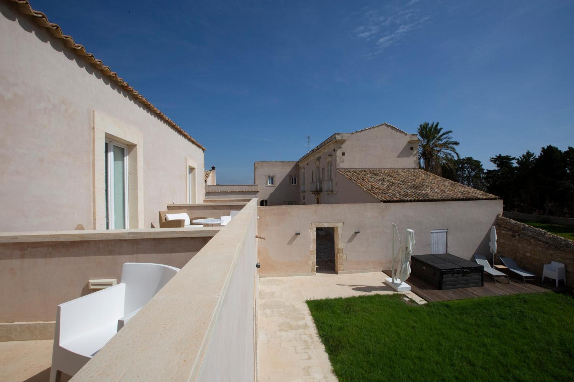 Ballium Luxury Relais Avola Exterior photo