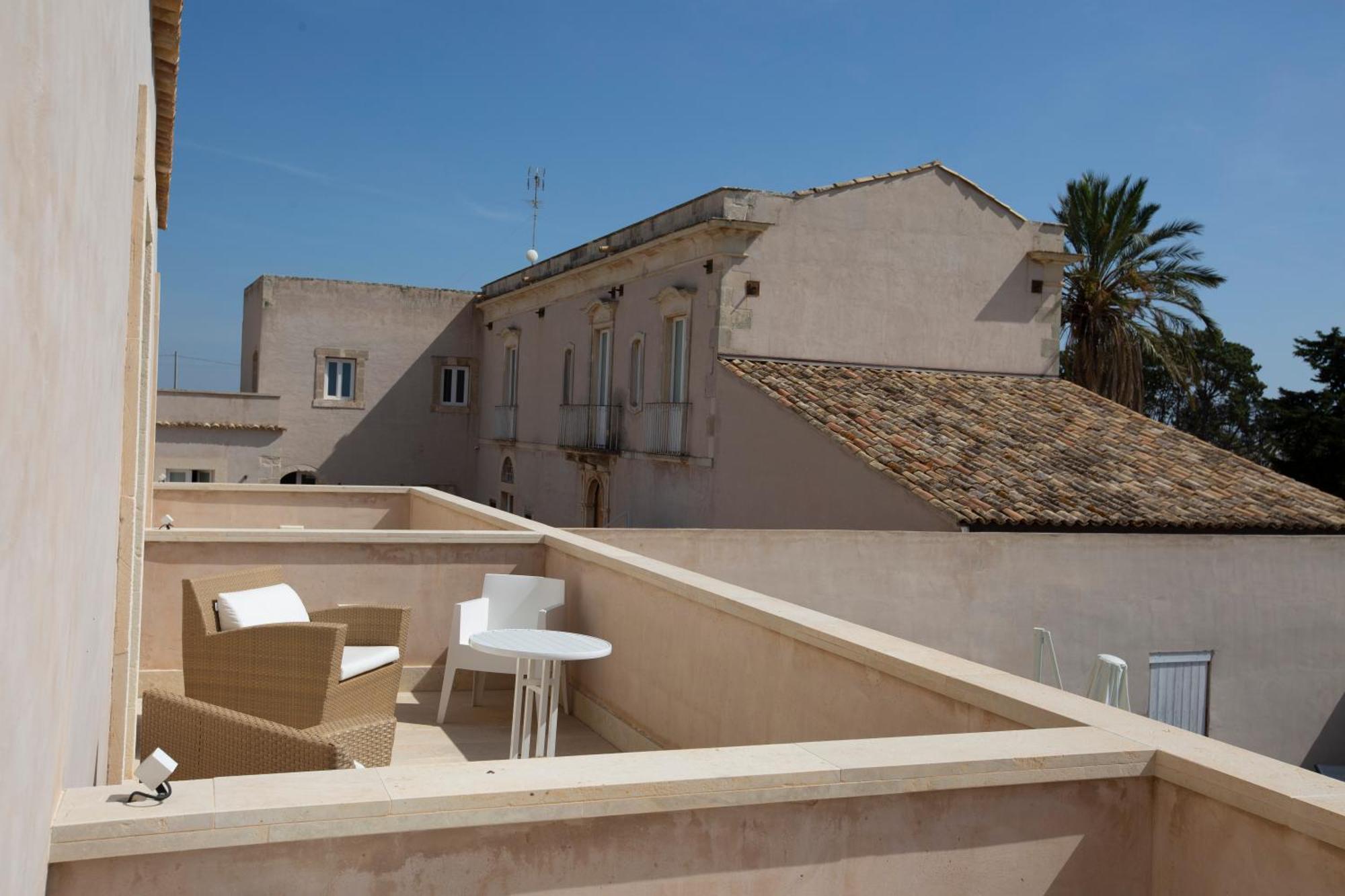 Ballium Luxury Relais Avola Exterior photo